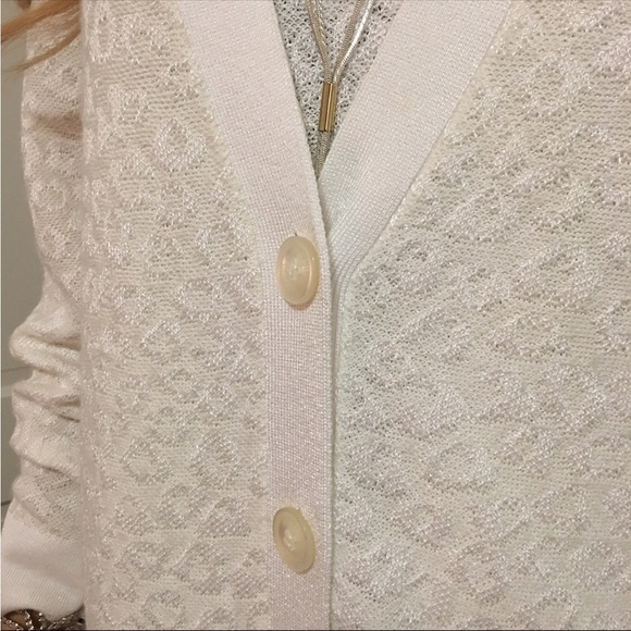 St. John Figure Flattering White 2 piece Woven Sweater Set in Medium - Picture 2 of 11